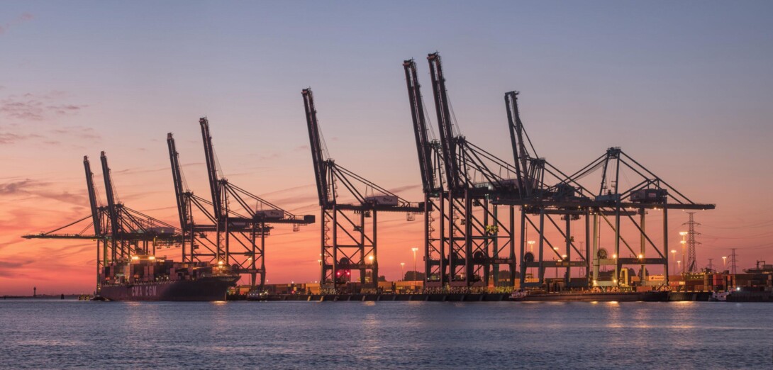 dreamstime_l_165293546-scaled